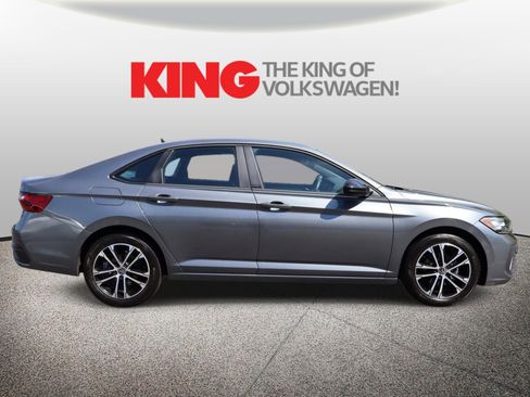 Used 2024 Volkswagen Jetta Sport FWD image 2