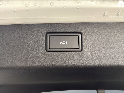 New 2026 Volkswagen Tiguan SE AWD/4WD image 40