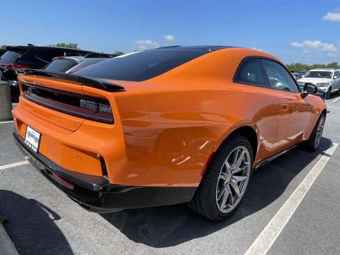 Used 2026 Dodge Charger Scat Pack w/ Wheel & Tire Package AWD/4WD image 4