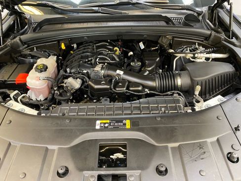 Used 2024 Jeep Grand Cherokee Limited AWD/4WD image 10
