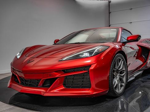 Used 2025 Chevrolet Corvette Z06 w/ Stealth Interior Trim Package RWD image 15