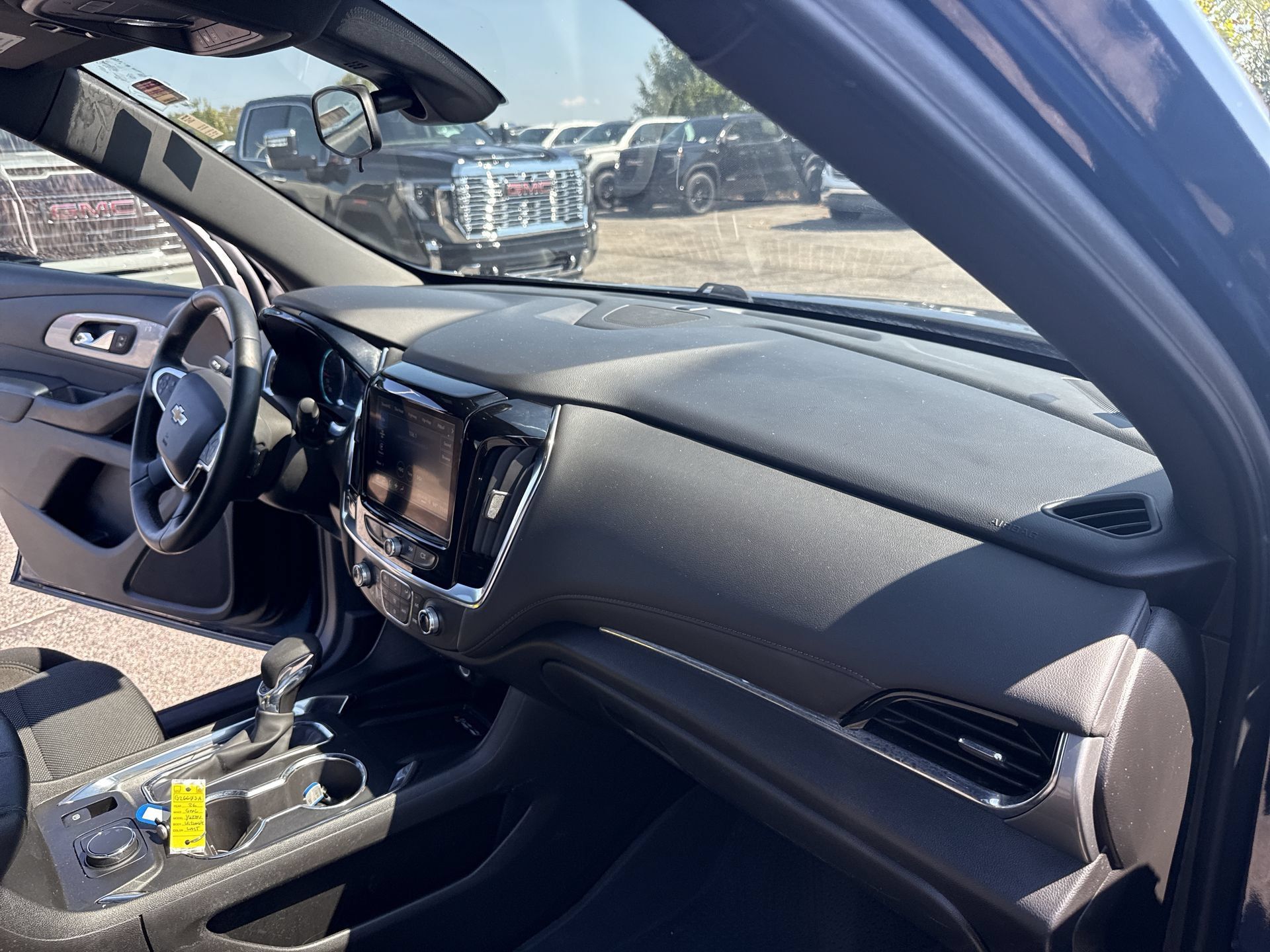 Used 2023 Chevrolet Traverse LT FWD image 36