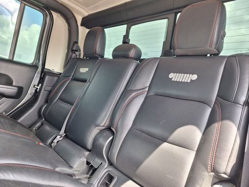 Used 2021 Jeep Gladiator Rubicon image 22