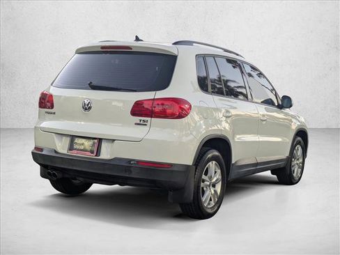 Used 2017 Volkswagen Tiguan S image 5