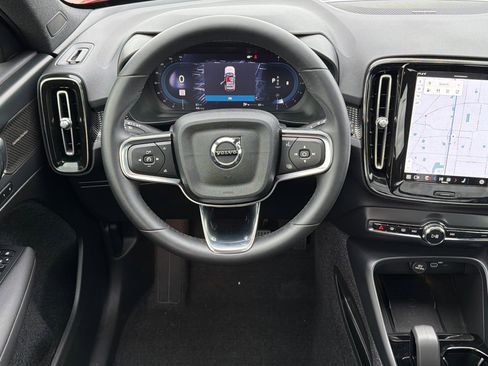 Used 2025 Volvo XC40 B5 Ultra w/ Climate Package image 14