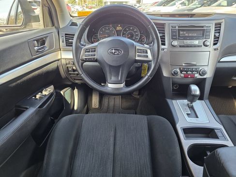 Used 2013 Subaru Outback 2.5i Premium w/ Popular Pkg 3 AWD/4WD image 12