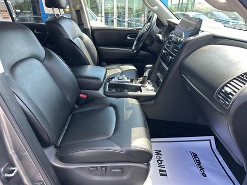Used 2022 Nissan Armada SV image 11
