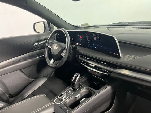 Used 2024 Cadillac XT4 Premium Luxury image 30