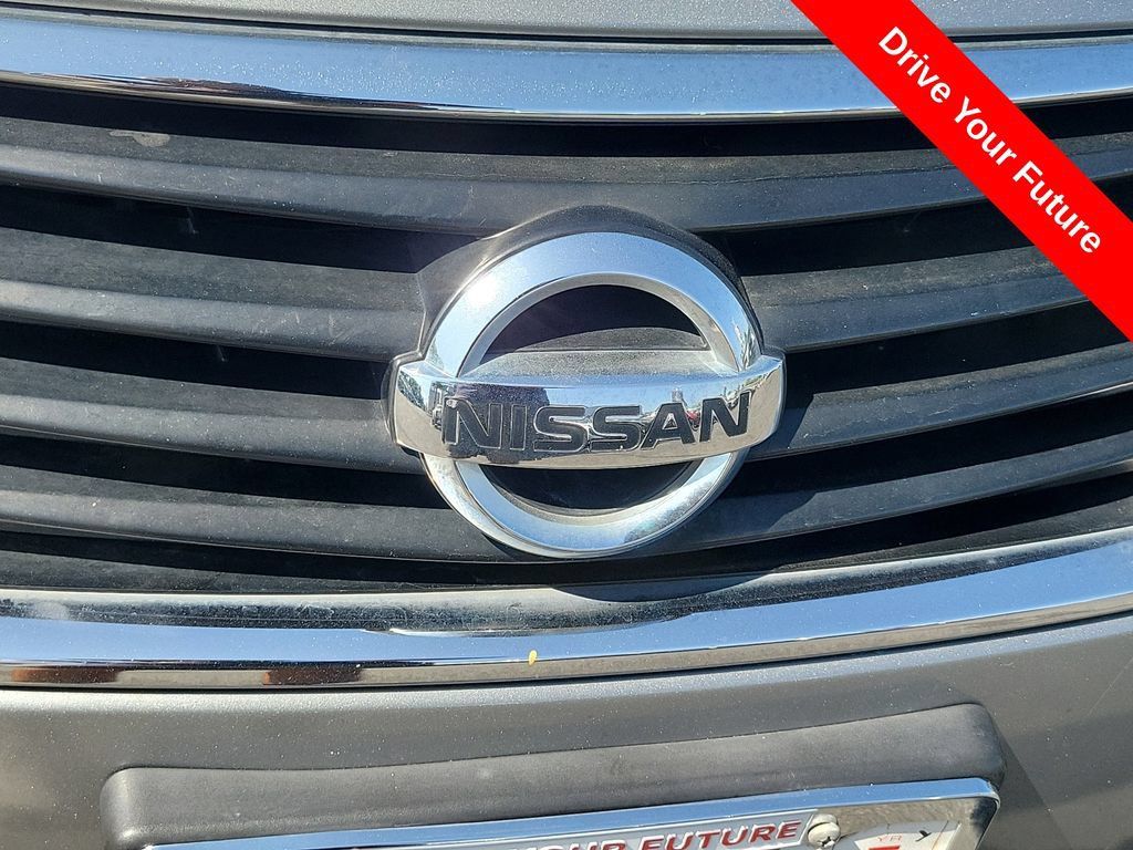 Used 2014 Nissan Versa SV FWD image 35