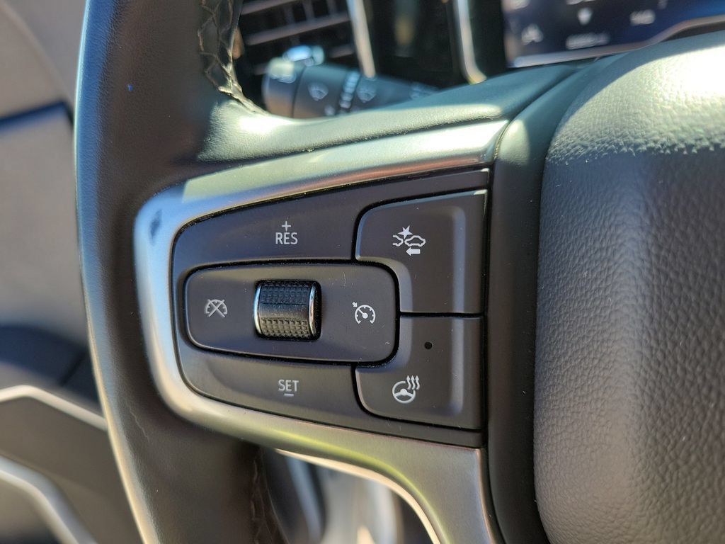 Used 2025 Chevrolet Silverado 2500 LT AWD/4WD image 26