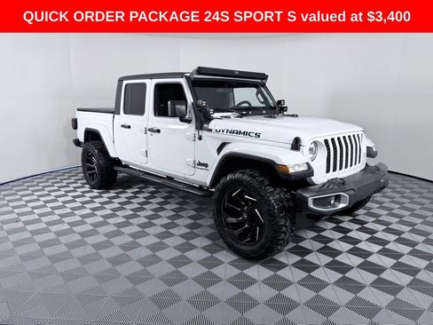 Used 2021 Jeep Gladiator Sport image 2
