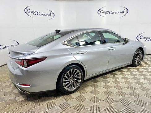 Used 2024 Lexus ES 350 Ultra Luxury w/ Accessory Package (Z1) image 7