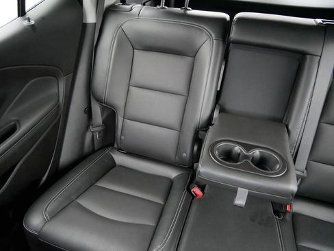 Used 2024 GMC Terrain SLT image 12