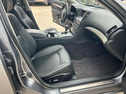 Used 2012 INFINITI G37 Journey w/ Premium Pkg image 15