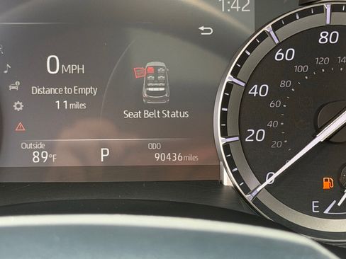 Used 2022 Toyota Highlander XLE AWD/4WD image 22