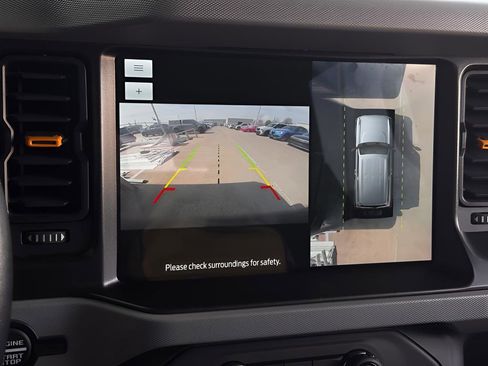 Used 2022 Ford Bronco Badlands image 13