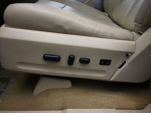 Used 2014 Ford Expedition EL XLT w/ Equipment Group 202A image 10