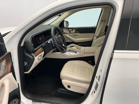 Used 2024 Mercedes-Benz GLS 450 4MATIC image 5
