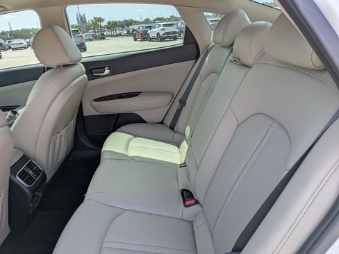 Used 2018 Kia Optima EX w/ Technology Package FWD image 17