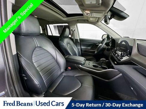 Used 2023 Toyota Highlander L image 30