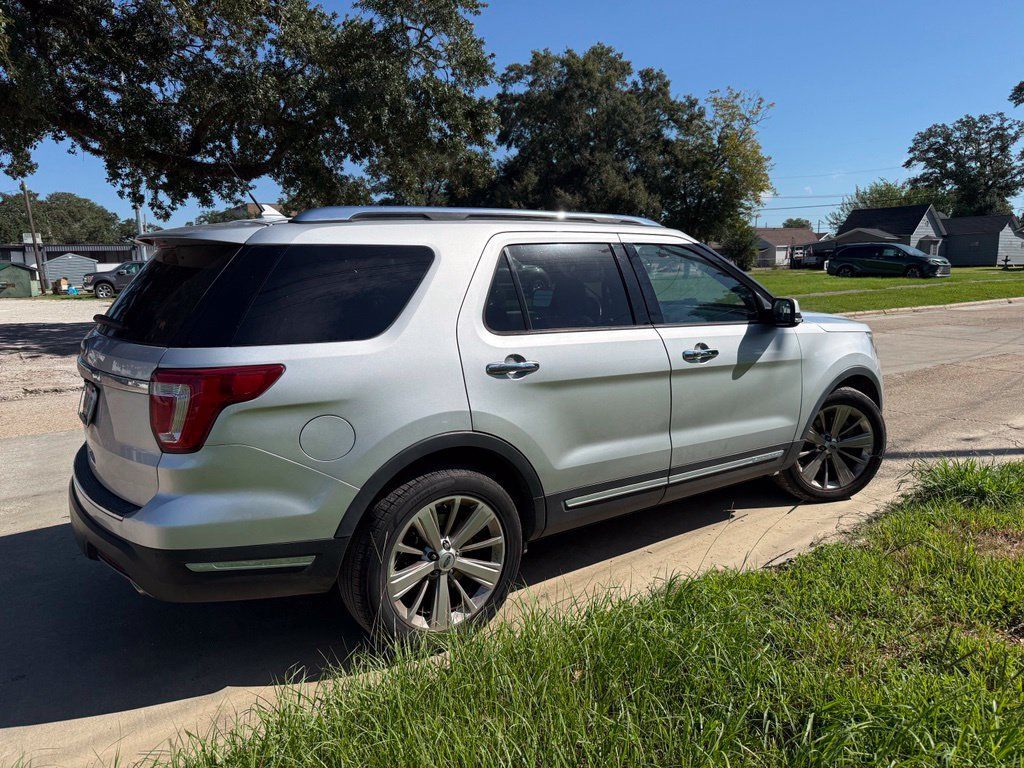 Used 2019 Ford Explorer Limited w/ Class III Trailer Tow Package FWD image 4