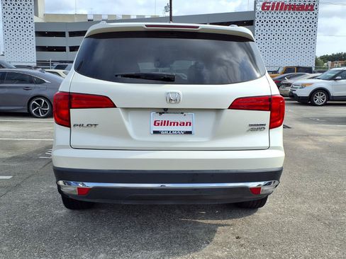 Certified 2017 Honda Pilot Touring image 24