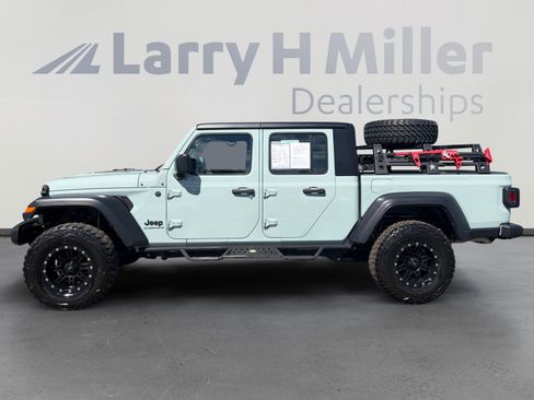 Used 2023 Jeep Gladiator Sport AWD/4WD image 2
