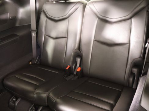 Used 2025 Cadillac XT6 Premium Luxury image 14