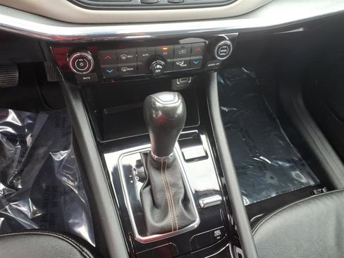 Used 2022 Jeep Compass Limited image 12