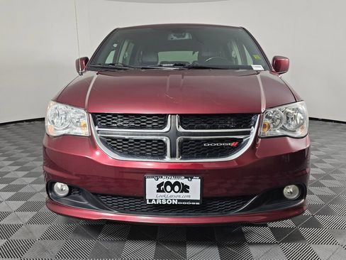 Used 2019 Dodge Grand Caravan SXT image 8