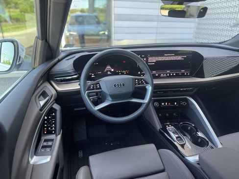 New 2025 Audi Q5 Premium Plus image 11