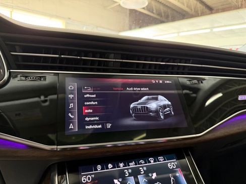 Used 2019 Audi Q8 Prestige w/ Luxury Package AWD/4WD image 33