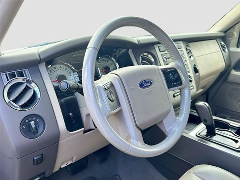 Used 2014 Ford Expedition XLT RWD image 16
