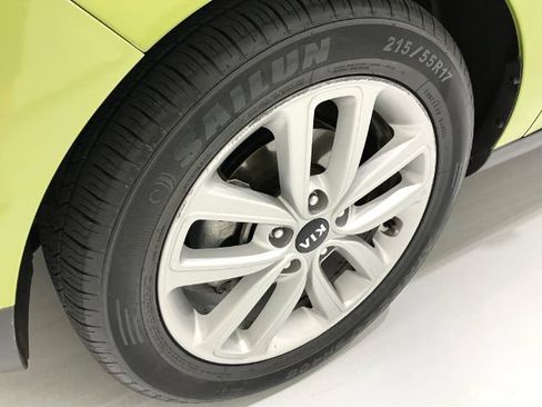 Used 2018 Kia Soul + FWD image 18