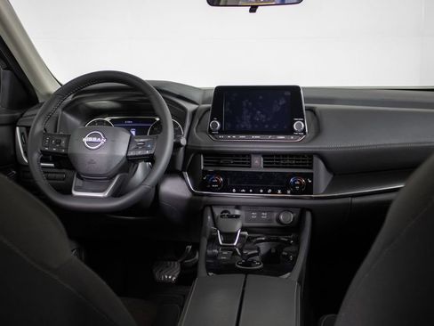 Used 2026 Nissan Rogue SV w/ Cold Weather Package AWD/4WD image 17