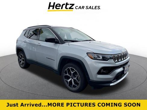 Used 2025 Jeep Compass Limited image 1