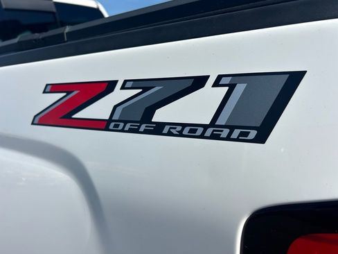 Used 2018 Chevrolet Silverado 1500 LT w/ All Star Edition image 8