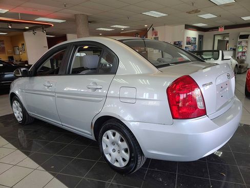 Used 2009 Hyundai Accent GLS image 7