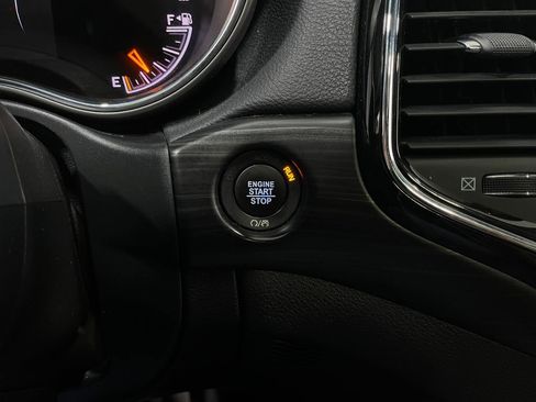 Used 2020 Jeep Grand Cherokee Laredo w/ Quick Order Package 2BN North image 22