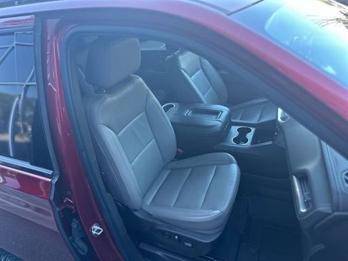 Used 2021 Chevrolet Suburban Z71 image 27