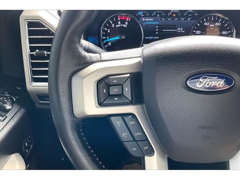 Used 2017 Ford F250 Lariat w/ Lariat Value Package AWD/4WD image 19
