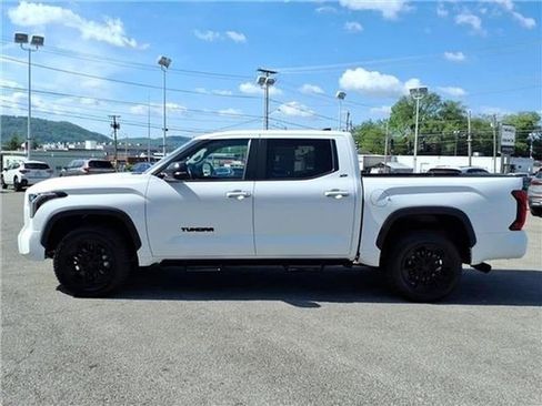 Used 2024 Toyota Tundra SR5 w/ SR5 Premium Package AWD/4WD image 46