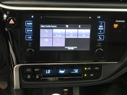 Used 2017 Toyota Corolla SE FWD image 26