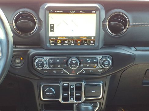 Used 2022 Jeep Wrangler Unlimited Sahara AWD/4WD image 16