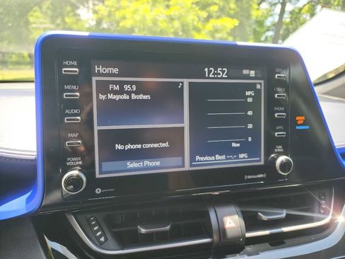 Used 2021 Toyota C-HR XLE FWD image 22