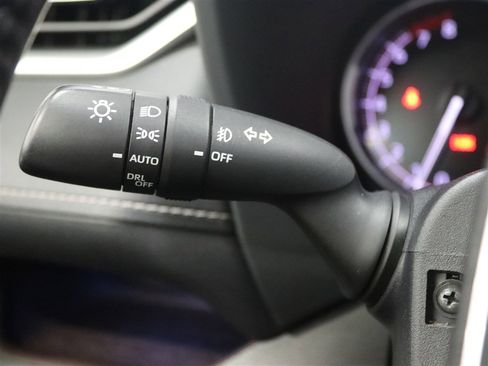 Used 2019 Toyota RAV4 Limited AWD/4WD image 40