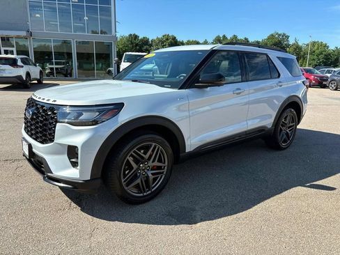 Used 2026 Ford Explorer ST-Line w/ ST-Line Street Pack AWD/4WD image 6