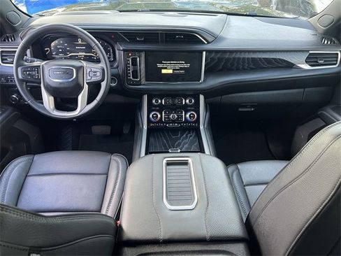 Used 2024 GMC Yukon XL Denali image 11