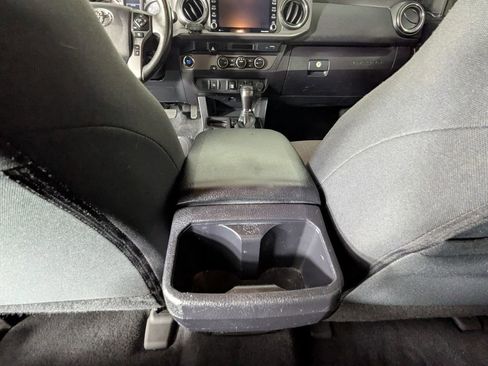 Used 2021 Toyota Tacoma TRD Sport image 30