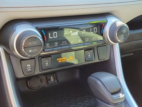 Used 2019 Toyota RAV4 XLE w/ Convenience Package image 30